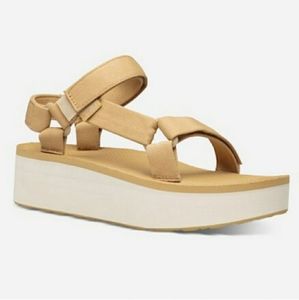 Teva Flaform Universal Sandals, Size 8, "Lark" (tan, white)